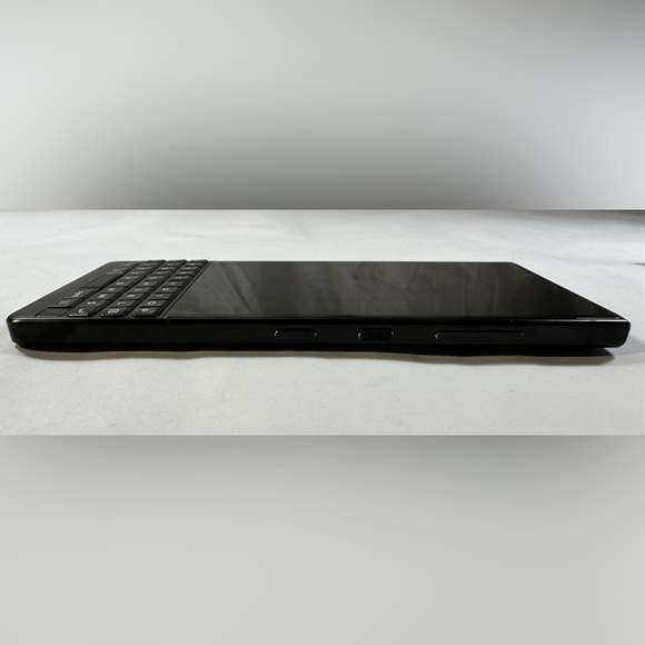 BlackBerry Key2 - Picture 3 of 6